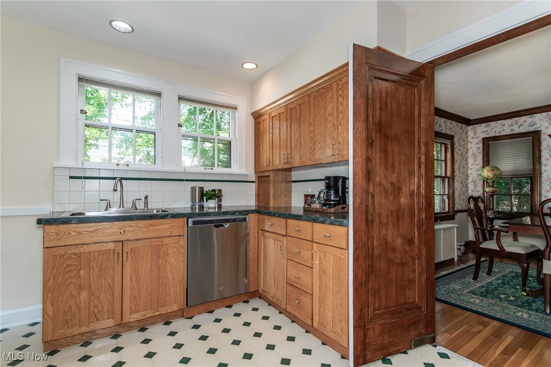 3336 Daleford Road Cleveland, OH 44120 - Photo 12 of 49 Gallery Image 12