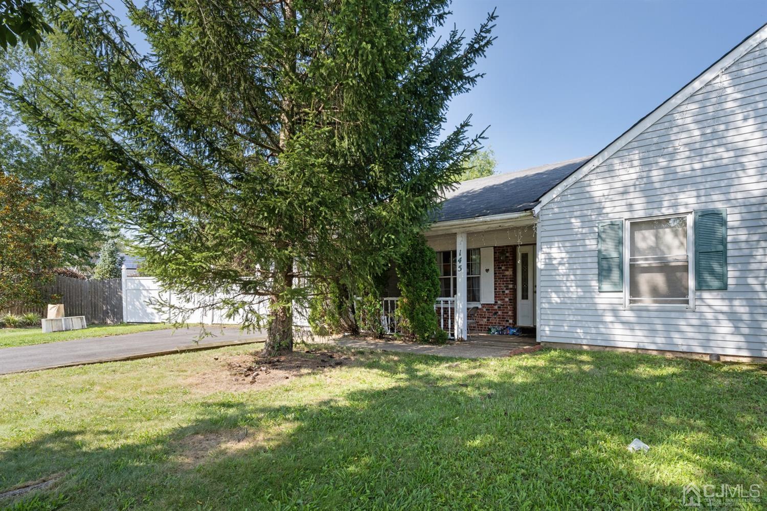145 Woodbury Road Edison, NJ 08820 - Photo 1 of 24 Gallery Image 1