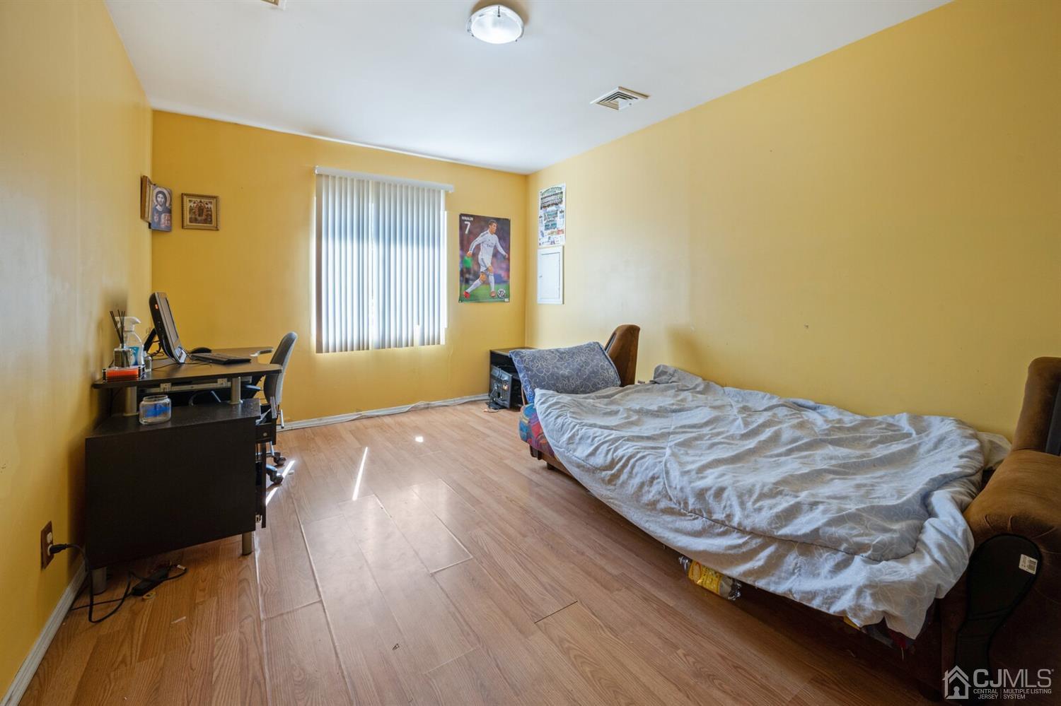 145 Woodbury Road Edison, NJ 08820 - Photo 14 of 24 Gallery Image 14