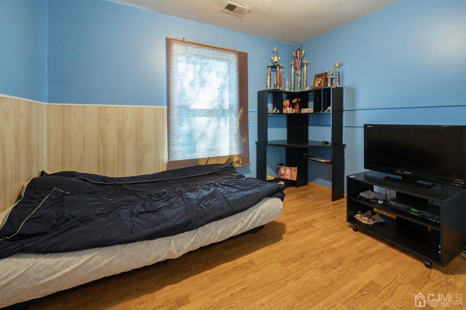 145 Woodbury Road Edison, NJ 08820 - Photo 15 of 24 Gallery Image 15