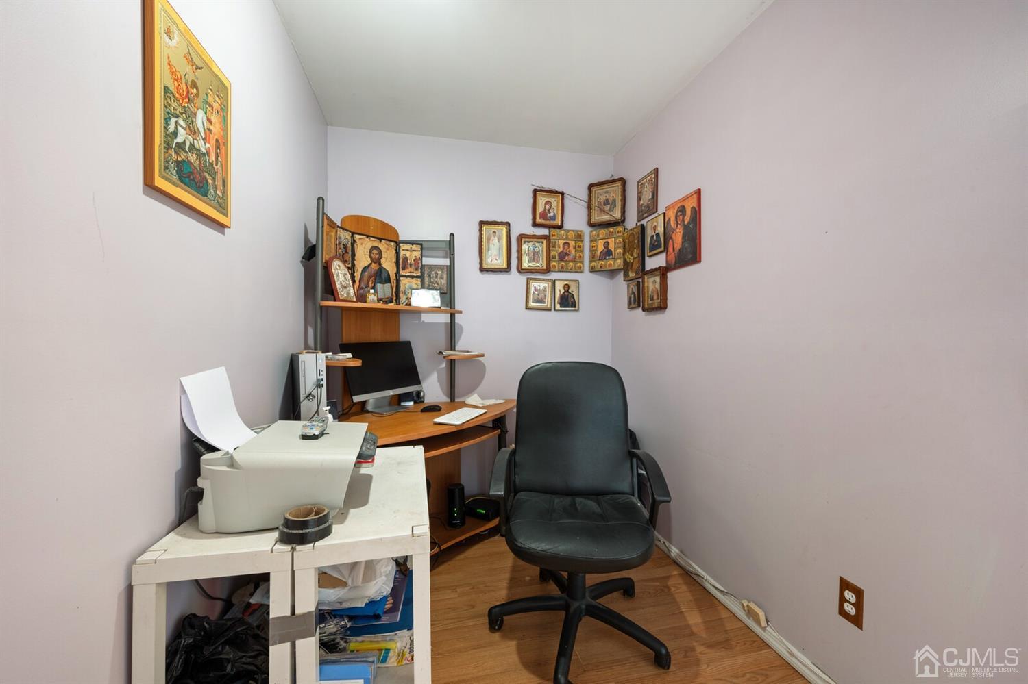 145 Woodbury Road Edison, NJ 08820 - Photo 19 of 24 Gallery Image 19