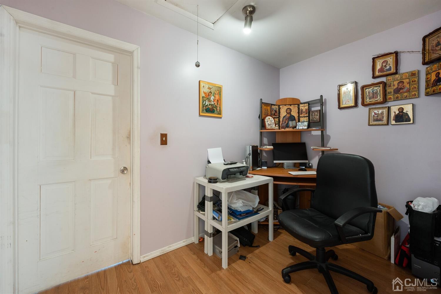 145 Woodbury Road Edison, NJ 08820 - Photo 20 of 24 Gallery Image 20