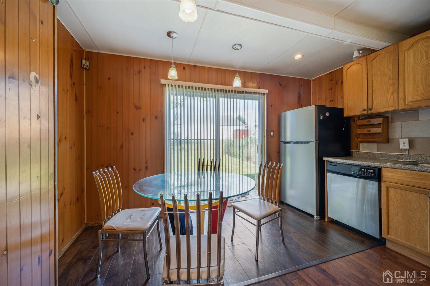 145 Woodbury Road Edison, NJ 08820 - Photo 4 of 24 Gallery Image 4