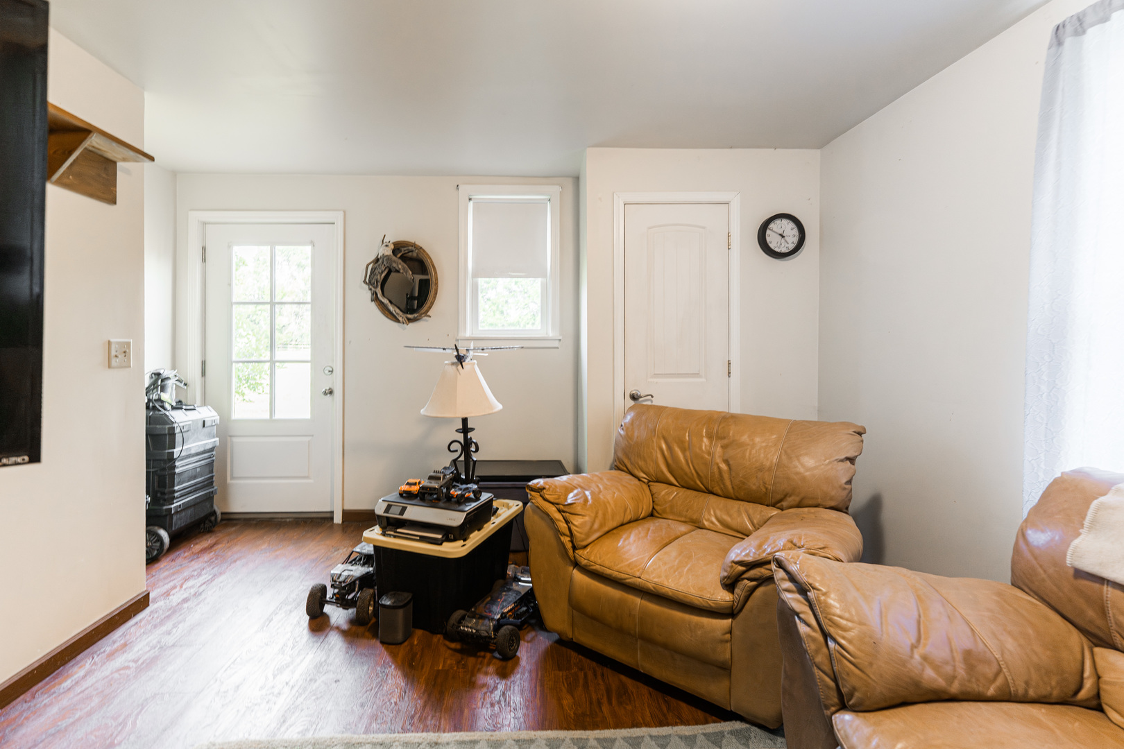 17751 Scott Road Hinckley, IL 60520 - Photo 50 of 72 a living room with furniture and a window