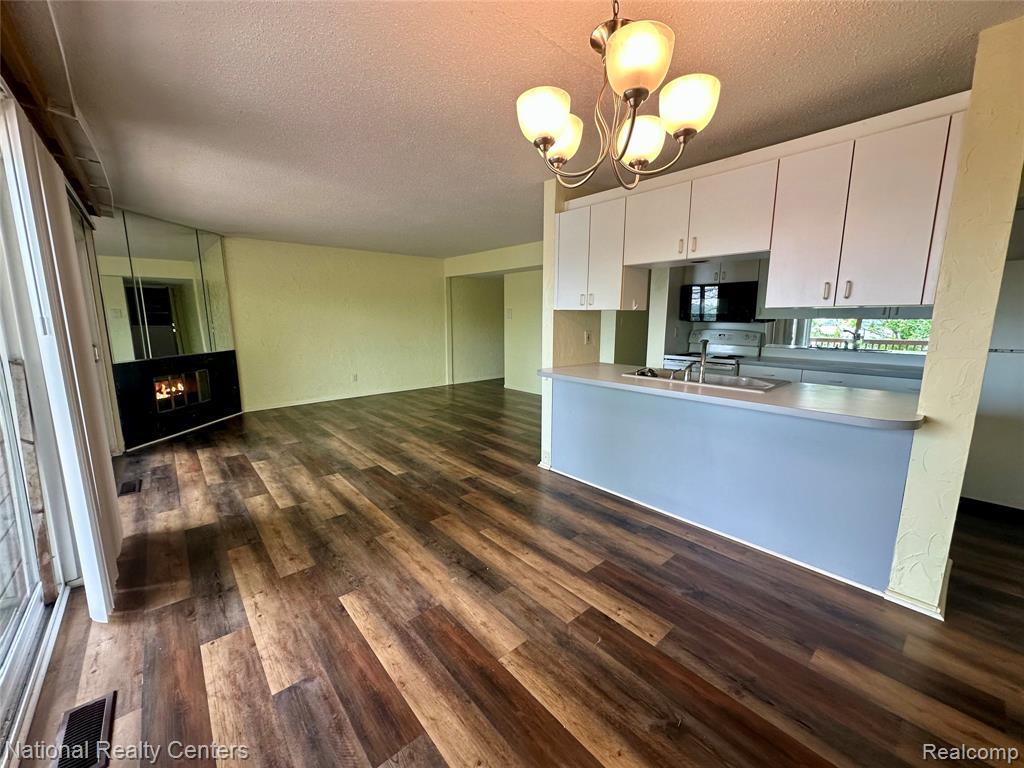 1744 Grove Road, Unit A101 Ypsilanti, MI 48198 - Photo 5 of 30