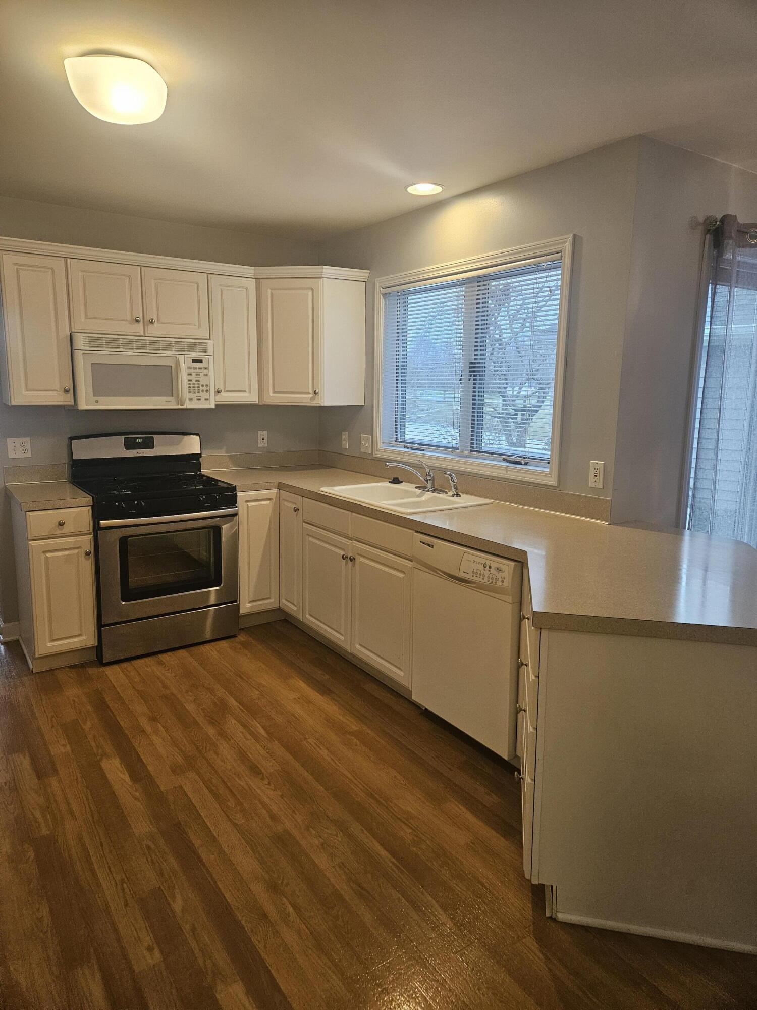 1765 Spring View Court Southeast Caledonia, MI 49316 - Photo 18 of 34 20251220_145909