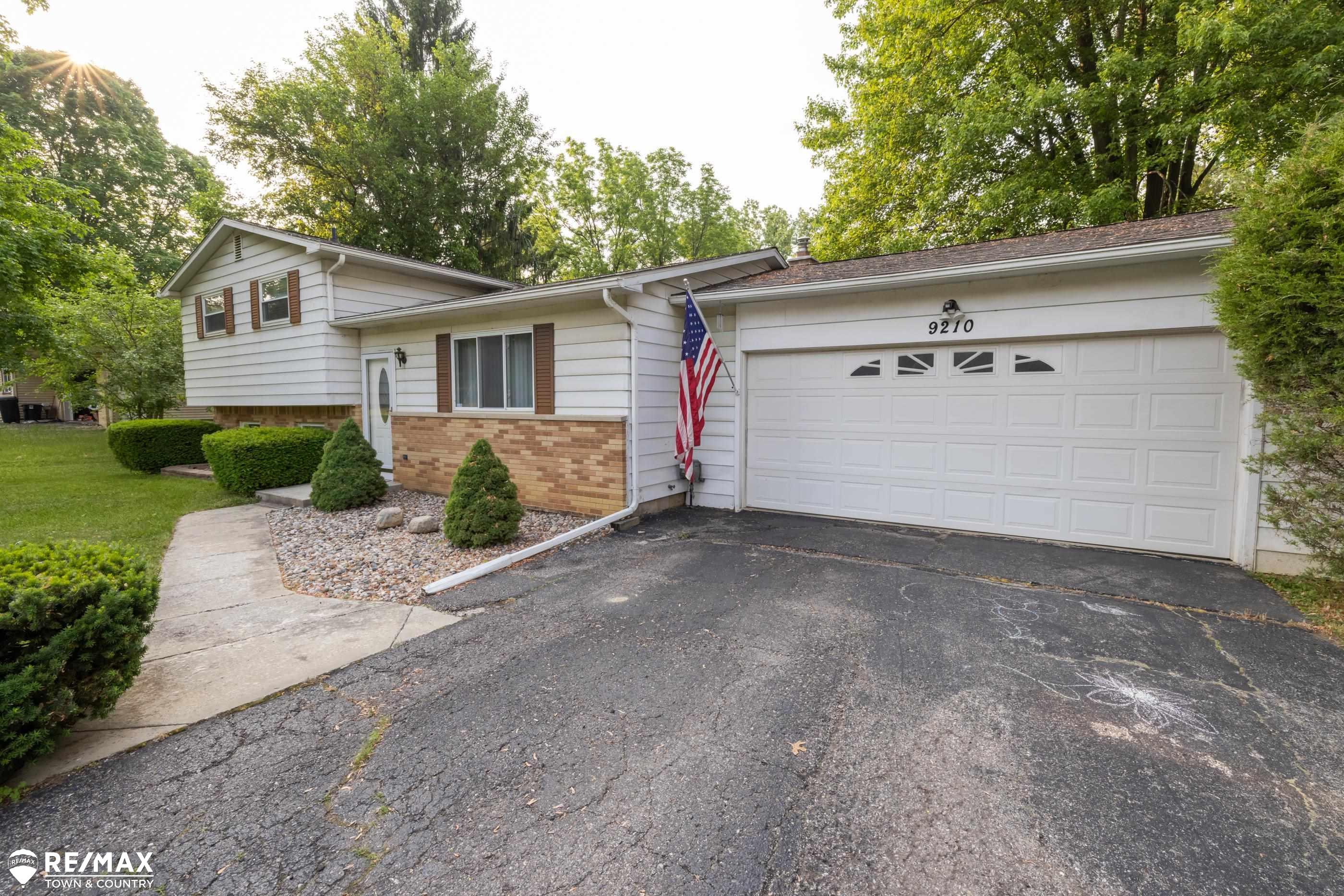 9210 Carpenter Road Flushing, MI 48433 - Photo 2 of 36