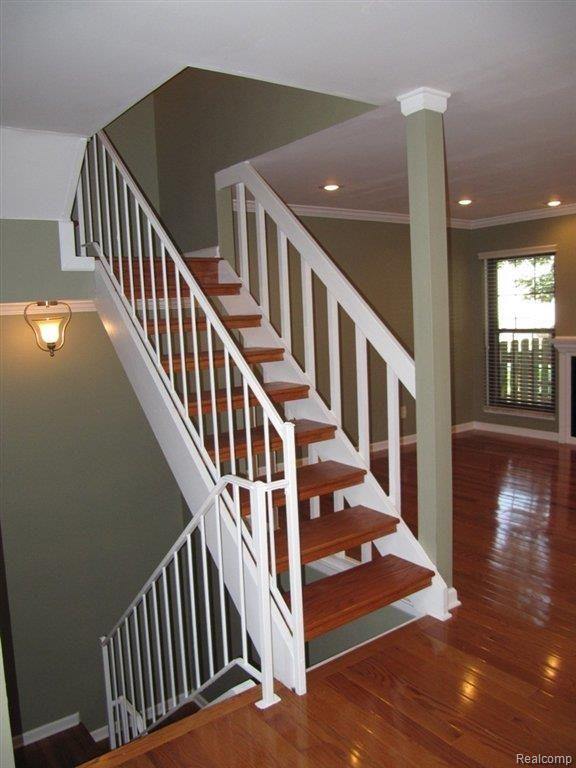 883 Lafayette Court Rochester, MI 48307 - Photo 13 of 19 STAIRS