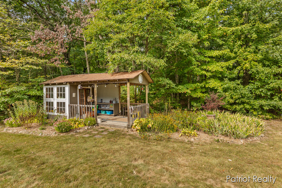 6535 South Centerline Road Newaygo, MI 49337 - Photo 4 of 51 6535 S Centerline Rd.
