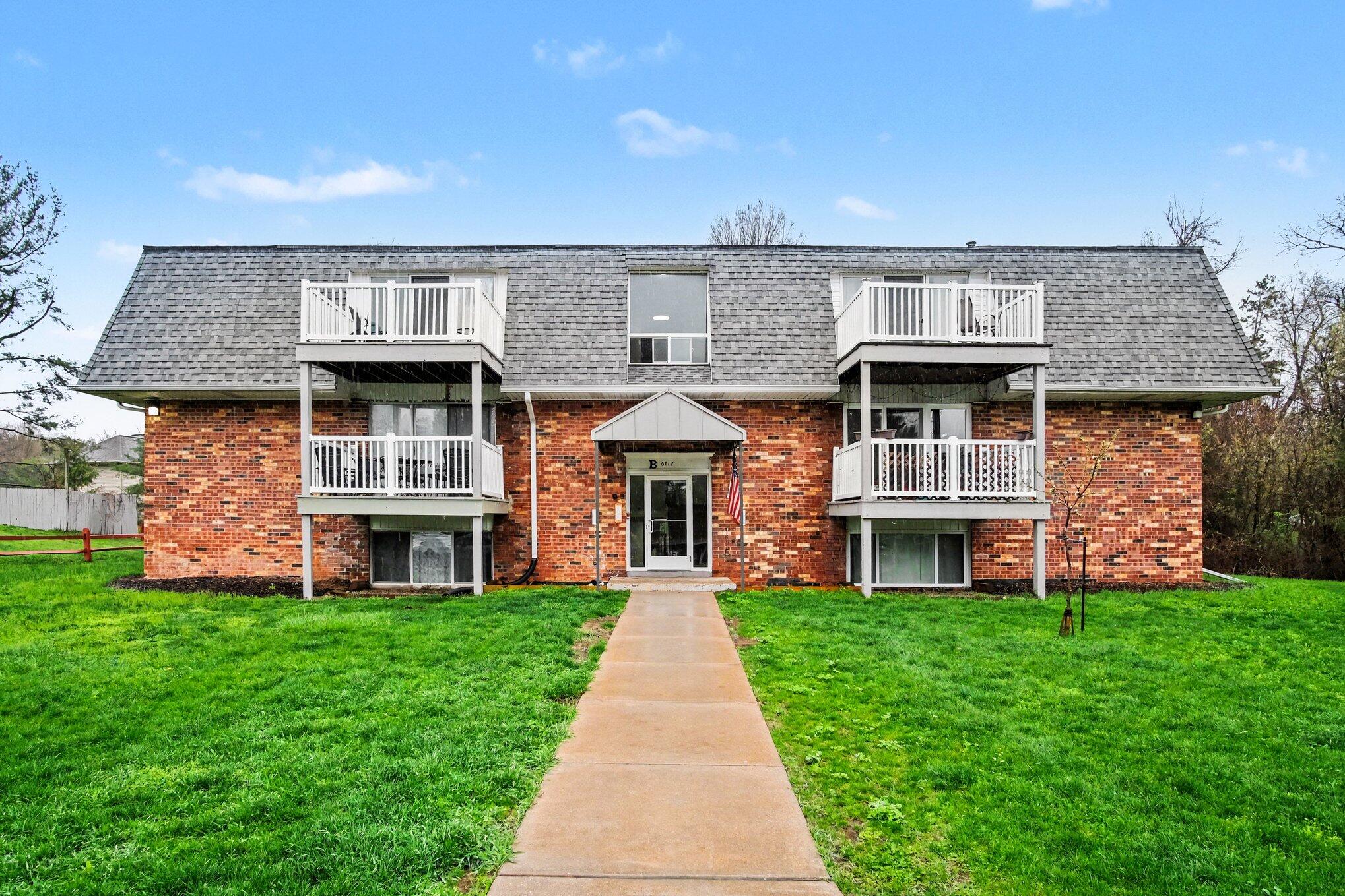 6712 Cascade Road Southeast, Unit 15 Grand Rapids, MI 49546 - Photo 1 of 17 001_file_2444