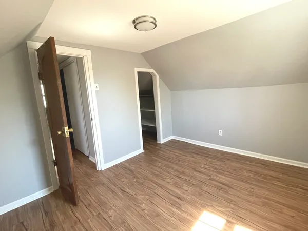 $2,350 | 302 South Walnut Street, Bensenville, IL 60106