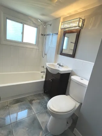 $2,350 | 302 South Walnut Street, Bensenville, IL 60106