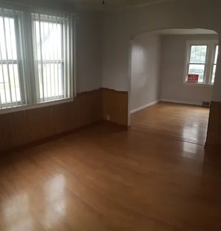 $2,350 | 302 South Walnut Street, Bensenville, IL 60106