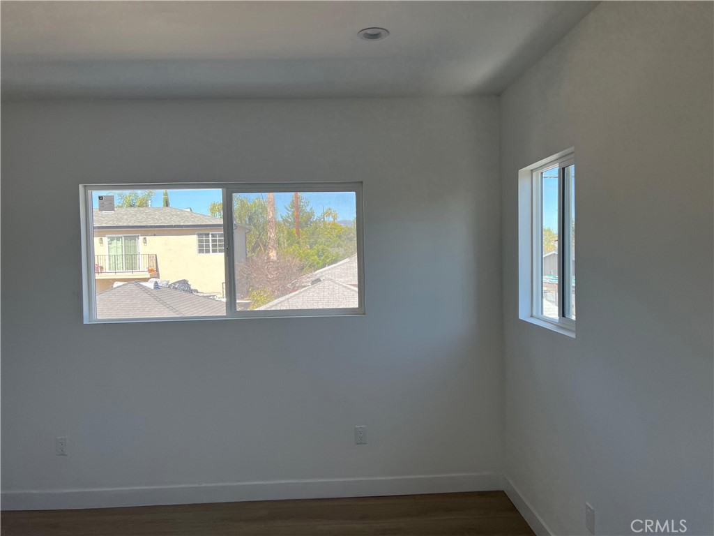 19943 Covello Street Winnetka, CA 91306 - Photo 12 of 24