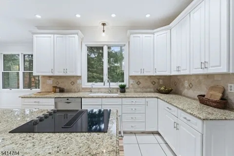 $1,495,000 | 637 Inwood Lane, South Orange, NJ 07079