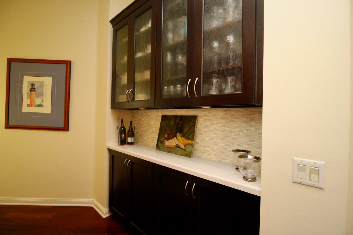 127 Hampton Circle Jupiter, FL 33458 - Photo 13 of 31 Bar Area With Storage