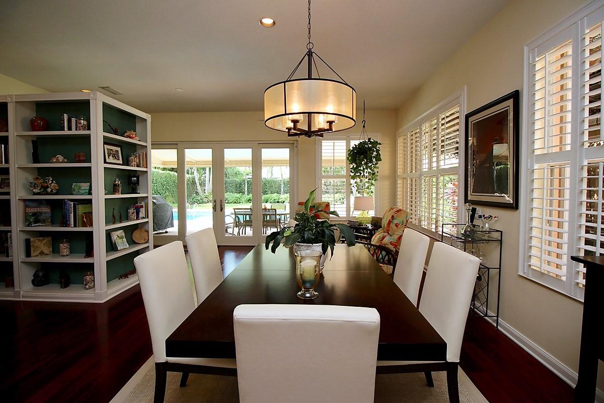 127 Hampton Circle Jupiter, FL 33458 - Photo 9 of 31 Modern Dining Area