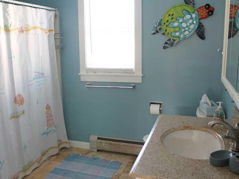 14 Upper Dunbar Road Seal Harbor, ME 04675 - Photo 16 of 17 Bathroom.