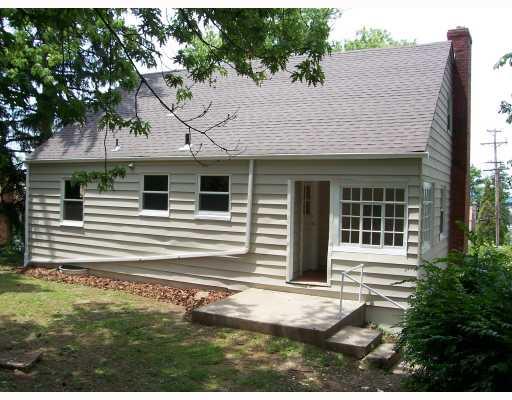 1701 Bower Hill Road Pittsburgh, PA 15243 - Photo 11 of 16 Exterior Back.