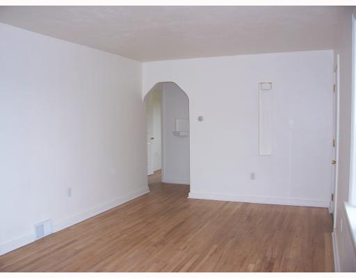 1701 Bower Hill Road Pittsburgh, PA 15243 - Photo 3 of 16 Living Room.