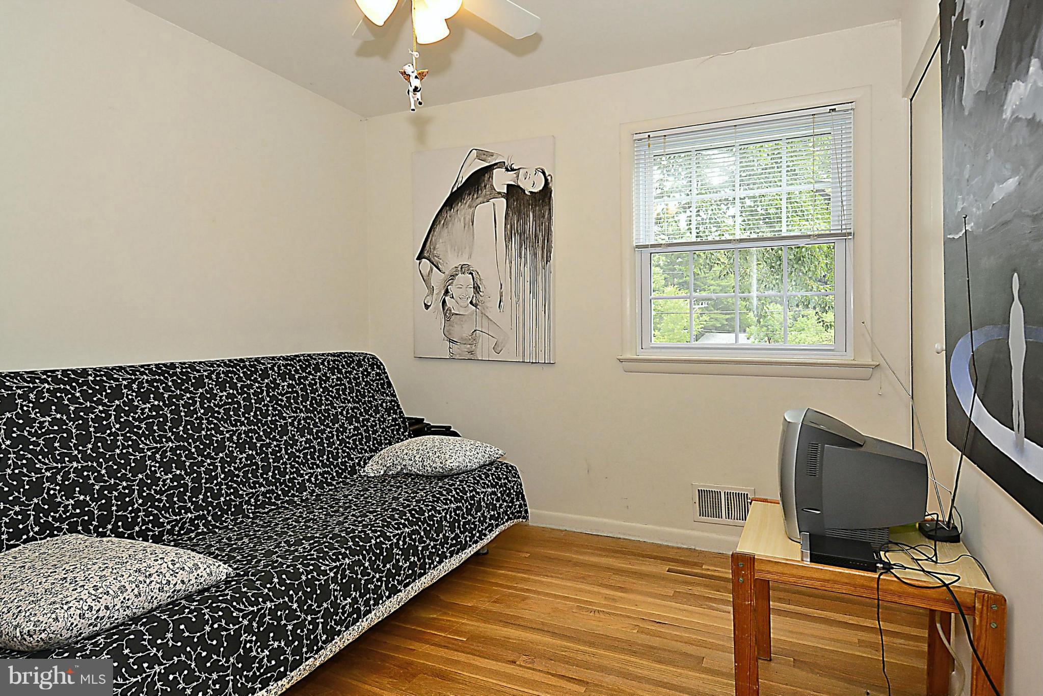 11520 Lovejoy Street Silver Spring, MD 20902 - Photo 19 of 30 Bedroom 4