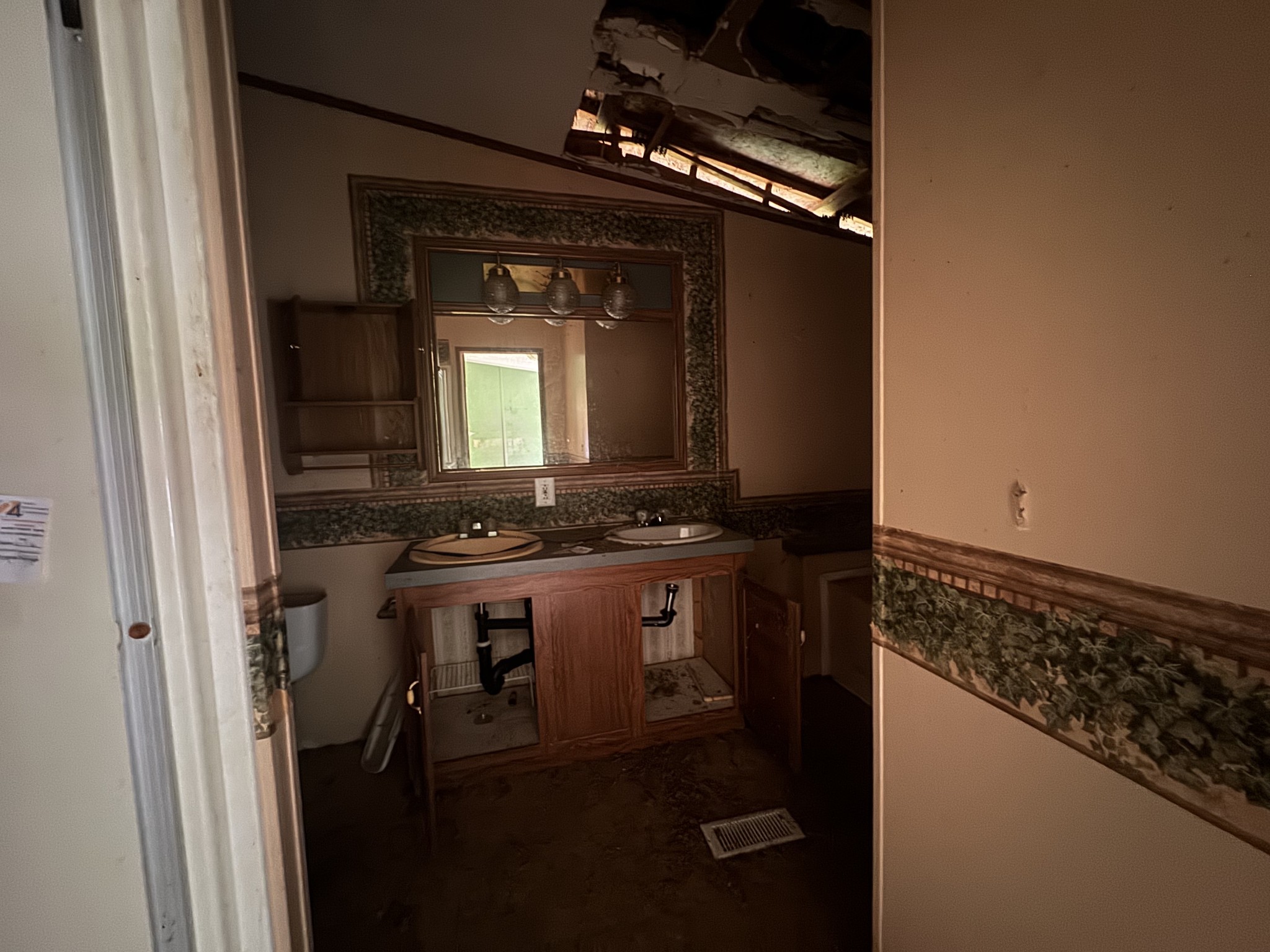 286 Ed Mitchell Road Cerulean, KY 42215 - Photo 8 of 14