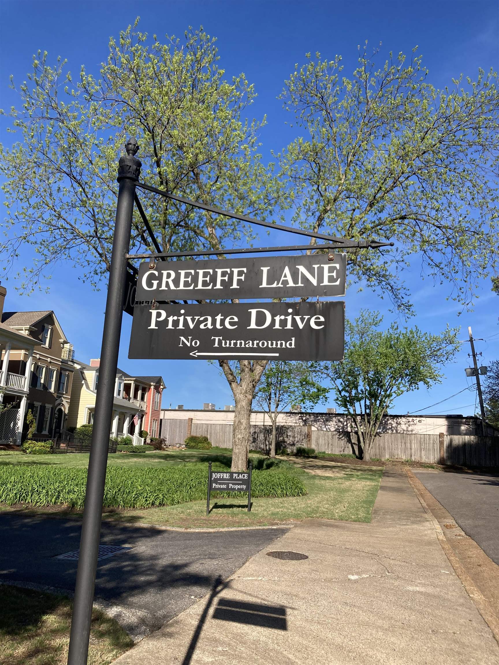 147 Greeff Lane Memphis, TN 38111 - Photo 4 of 23 a view of a street sign of a house on a street