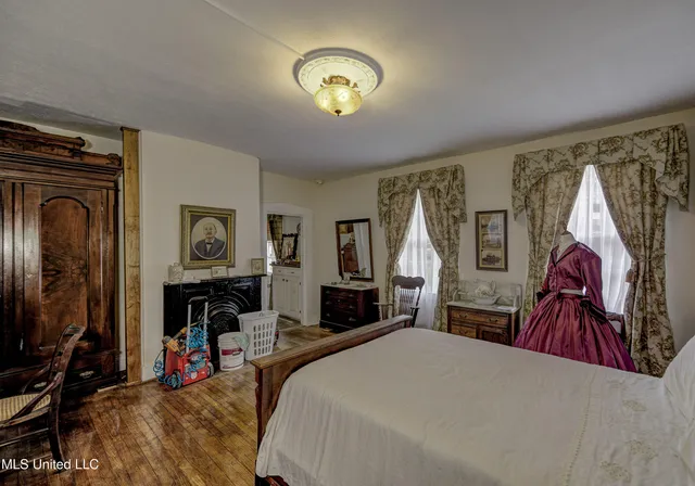 $499,000 | 815 1st E Street, Vicksburg, MS 39183