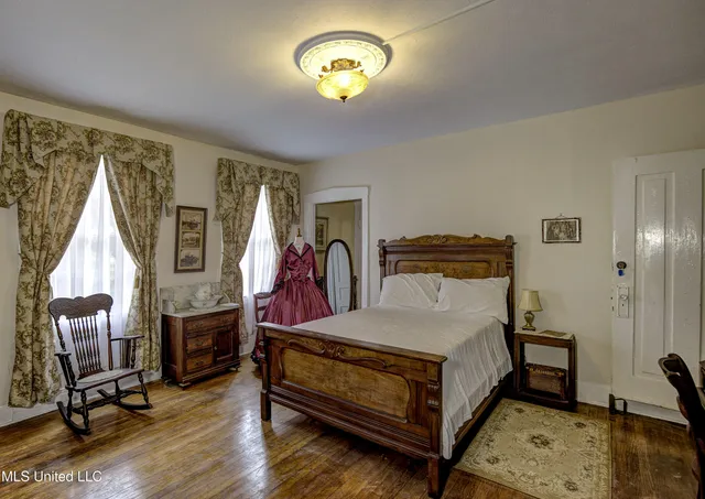 $499,000 | 815 1st E Street, Vicksburg, MS 39183