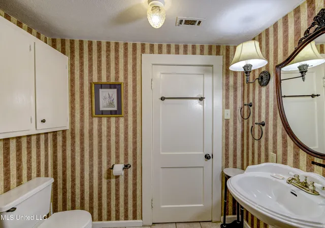 $499,000 | 815 1st E Street, Vicksburg, MS 39183