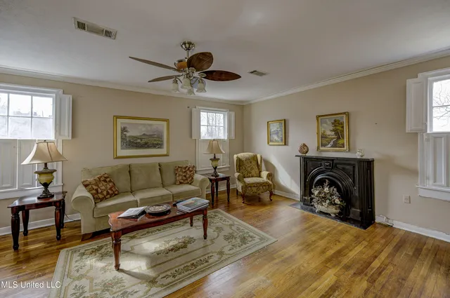 $499,000 | 815 1st E Street, Vicksburg, MS 39183