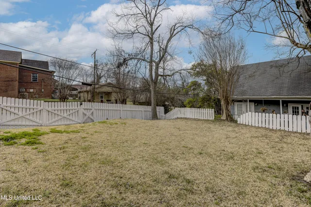 $499,000 | 815 1st E Street, Vicksburg, MS 39183