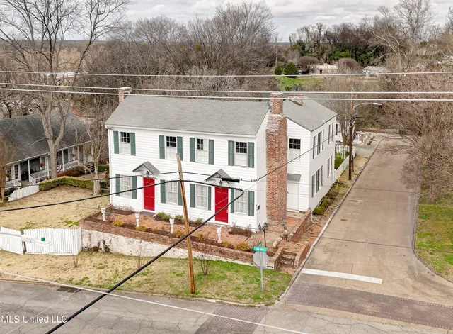 $499,000 | 815 1st E Street, Vicksburg, MS 39183