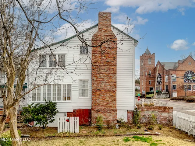 $499,000 | 815 1st E Street, Vicksburg, MS 39183