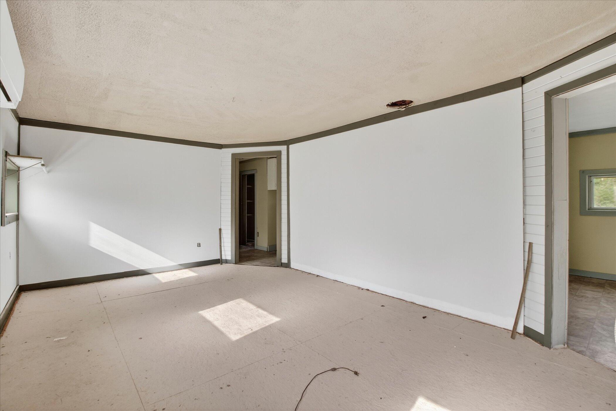 18426 14 Mile Road Leroy, MI 49655 - Photo 7 of 40 14-104-N-Andrea-Ln-St-Louis-Windowstill
