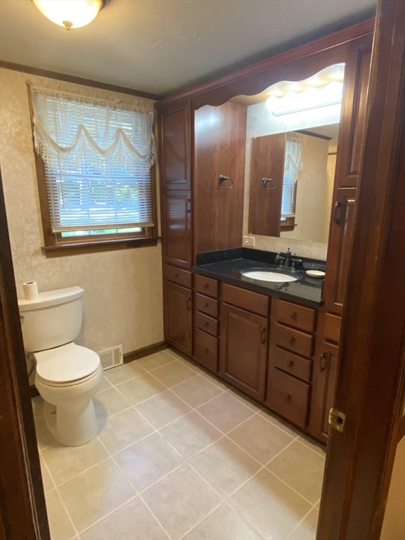 212 Feeding Hills Road Southwick, MA 01077 - Photo 6 of 18 Gallery Image 6