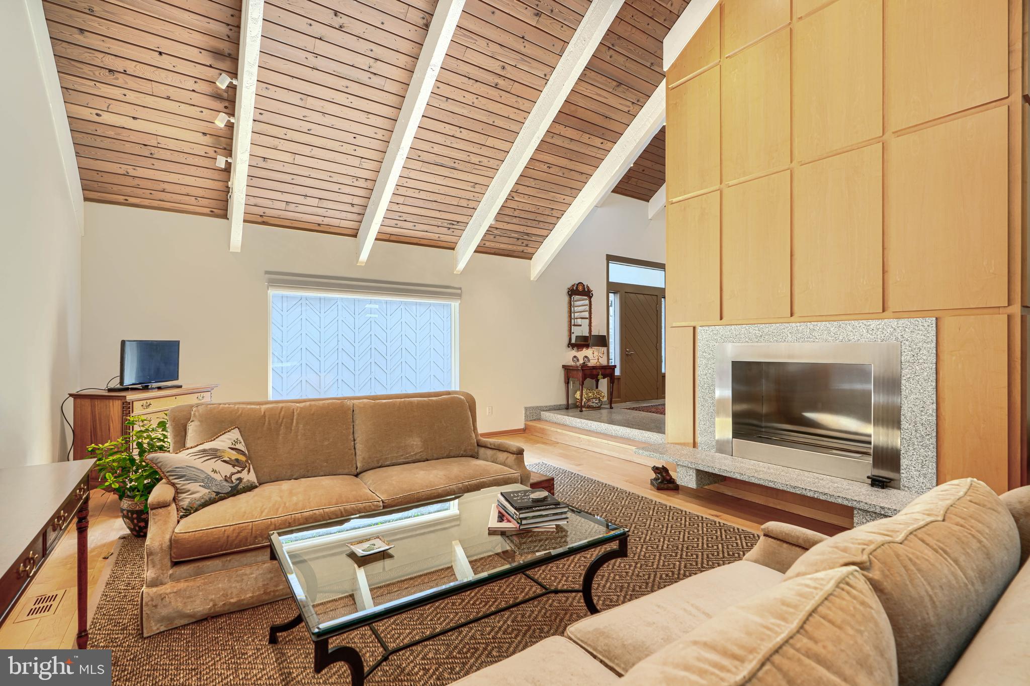 2504 Stone Mill Road Baltimore, MD 21208 - Photo 27 of 123 Living room with track lighting