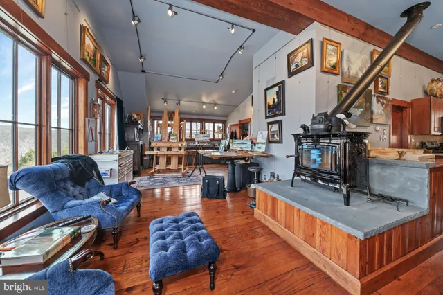 $10,000,000 | 3924 Thompsons Bridge Road, Wilmington, DE 19807