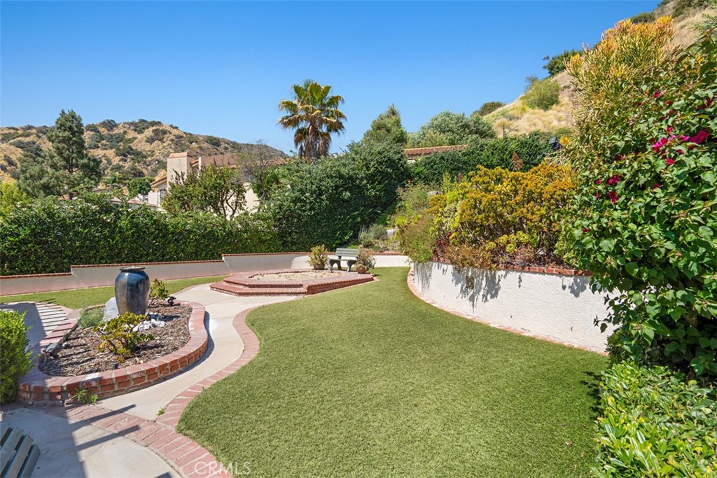 1746 Rudell Road Burbank, CA 91501 - Photo 37 of 41
