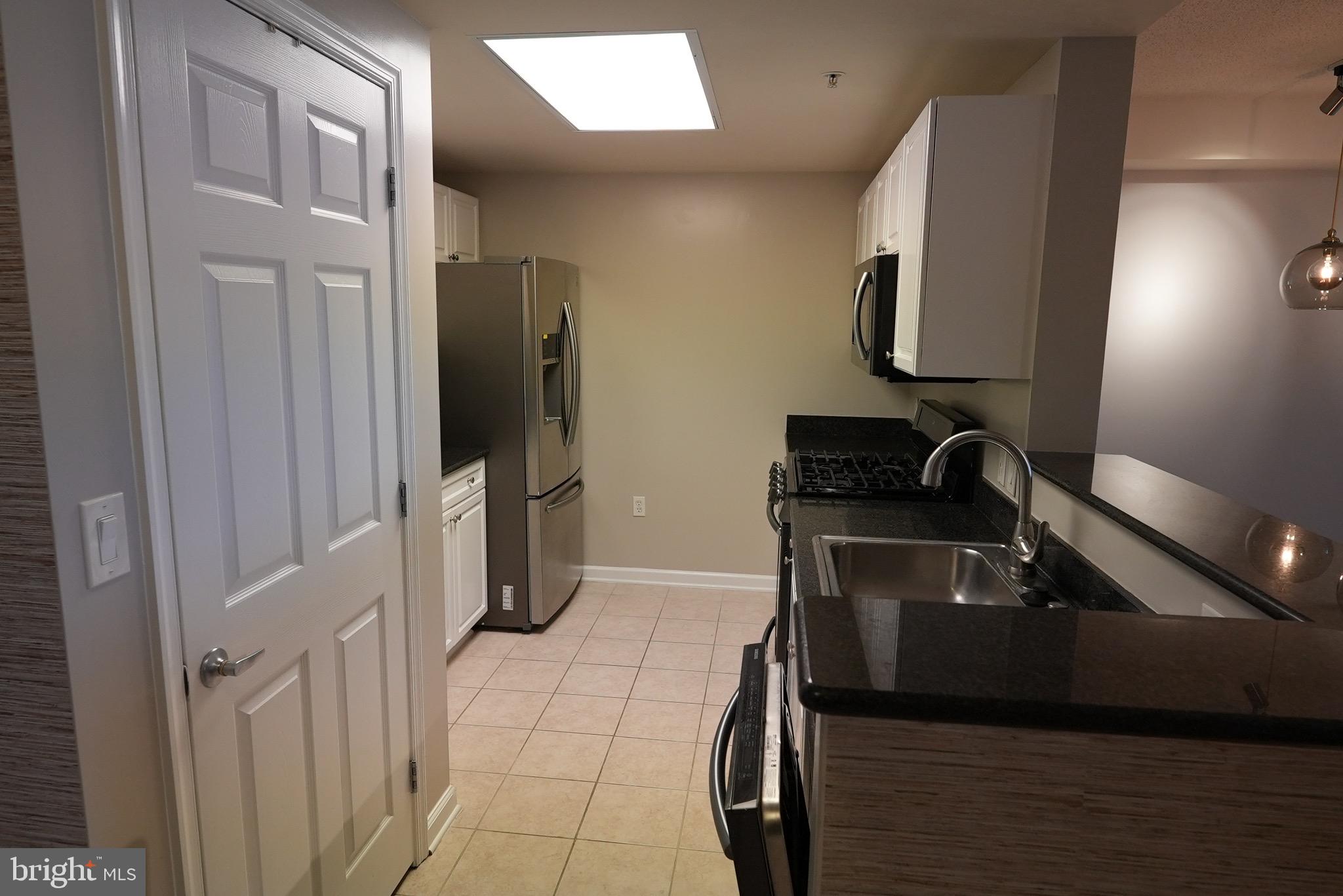 2726 Gallows Road, Unit 1212 Vienna, VA 22180 - Photo 8 of 47 Gallery Image 8