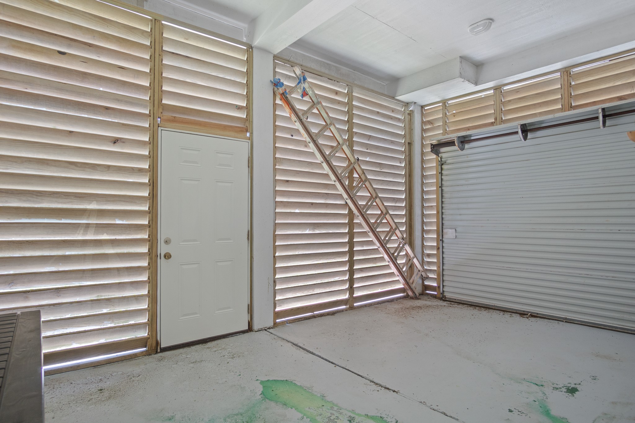 3297 Prides Way Crystal Beach, TX 77650 - Photo 38 of 42 a view of a room that has a window in it