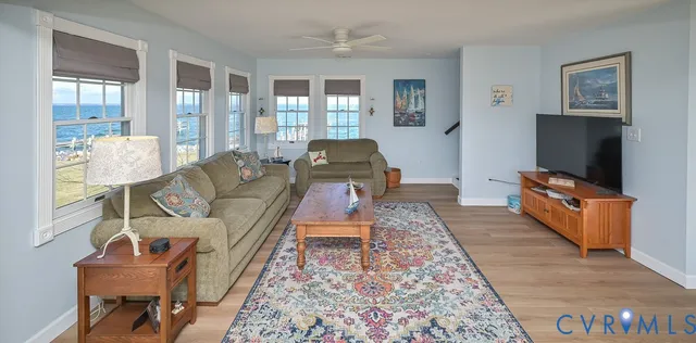 $699,000 | 402 Riverside Drive, Deltaville, VA 23043