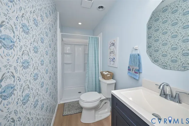 $699,000 | 402 Riverside Drive, Deltaville, VA 23043