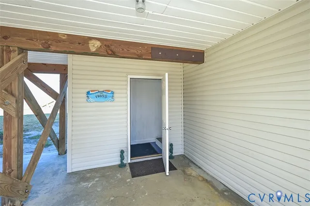 $699,000 | 402 Riverside Drive, Deltaville, VA 23043