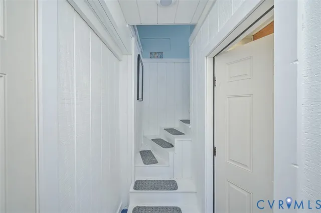 $699,000 | 402 Riverside Drive, Deltaville, VA 23043