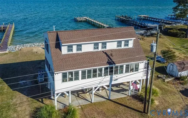 $699,000 | 402 Riverside Drive, Deltaville, VA 23043