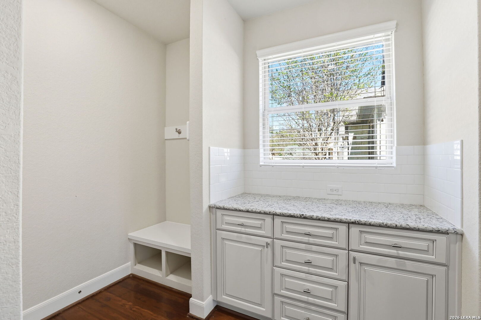 8914 Fowler Hill Fair Oaks Ranch, TX 78015 - Photo 6 of 36