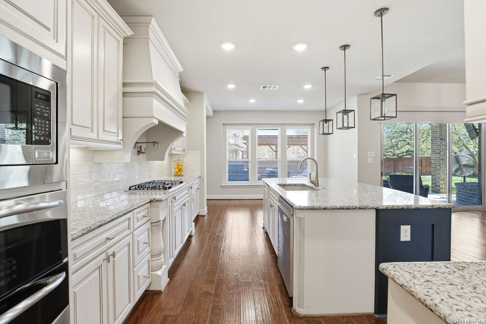 8914 Fowler Hill Fair Oaks Ranch, TX 78015 - Photo 9 of 36