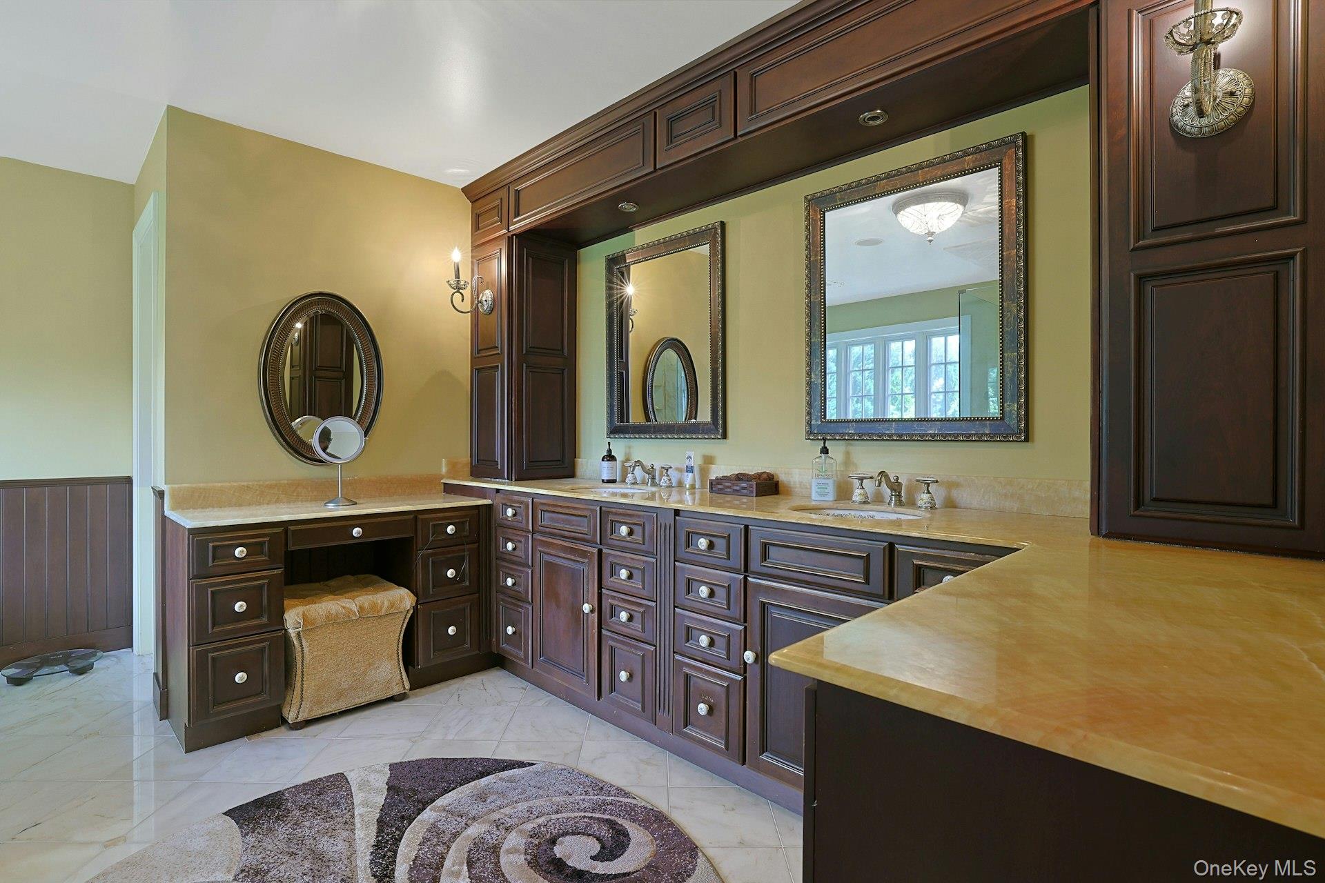 77 Deerhurst Road Scarsdale, NY 10583 - Photo 21 of 28 Gallery Image 21
