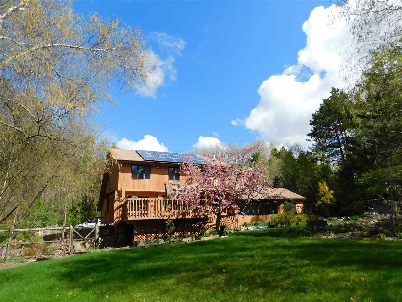 189 Robert Rogers Road Dunbarton, NH 03046 - Photo 1 of 40